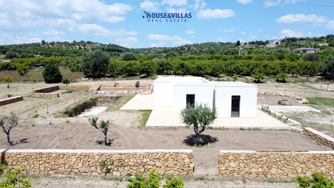Villa in Noto, Sicily, Italy 3 - 18971568