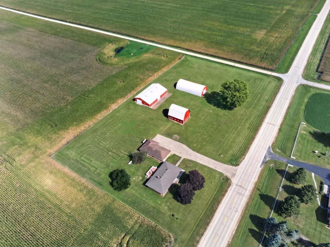 House in Ashton, Illinois, United States 1 - 18970236