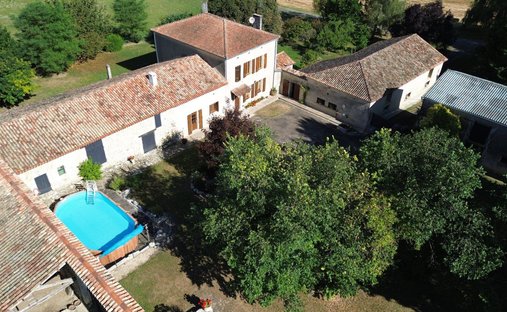 Villa in Villebois-Lavalette, Nouvelle-Aquitaine, France 1