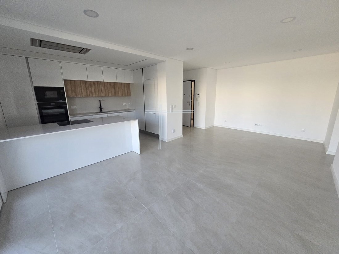 Apartment in Charneca de Caparica e Sobreda, Setubal, Portugal 3 - 17494864