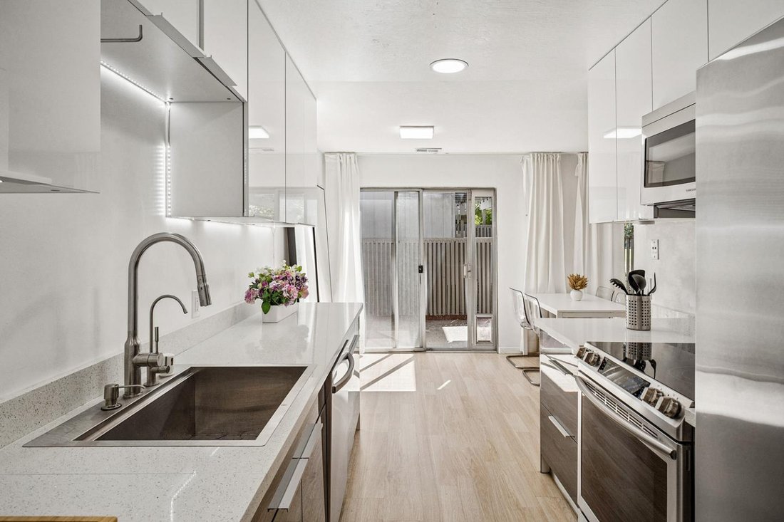 Condo in Mountain View, California, United States 5 - 18974979