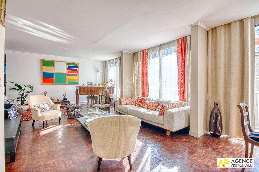 Apartment in Bois de Boulogne, Paris 16e Arrondissement, Paris 4 - 18976702