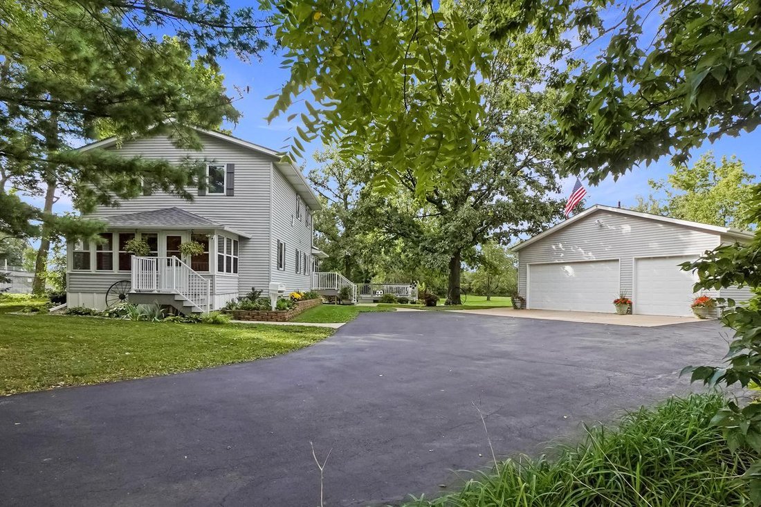 House in Pewaukee, Wisconsin, United States 1 - 18973773