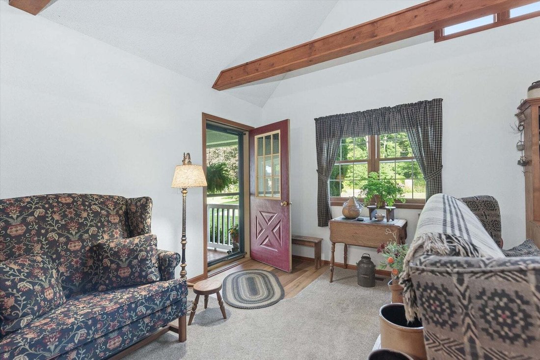 House in Kirkland, Illinois, United States 5 - 18973430