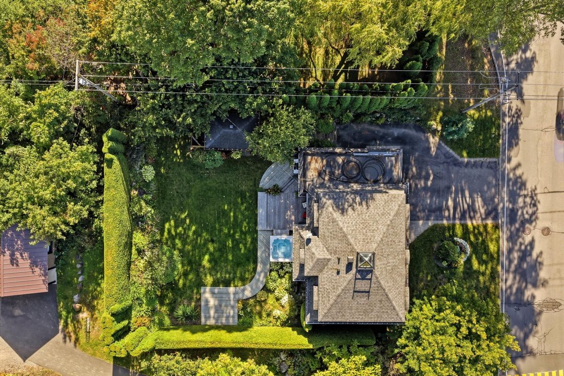 House in Mont-Saint-Hilaire, Quebec, Canada 3 - 18971360