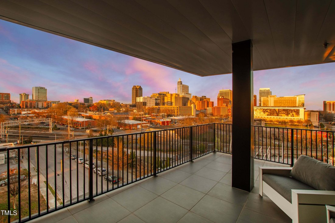 Condo in Raleigh, North Carolina, United States 3 - 18965407