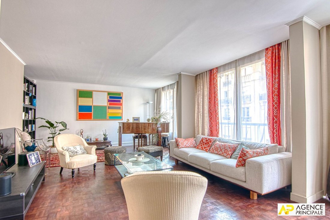 Apartment in Bois de Boulogne, Paris 16e Arrondissement, Paris 5 - 18976702