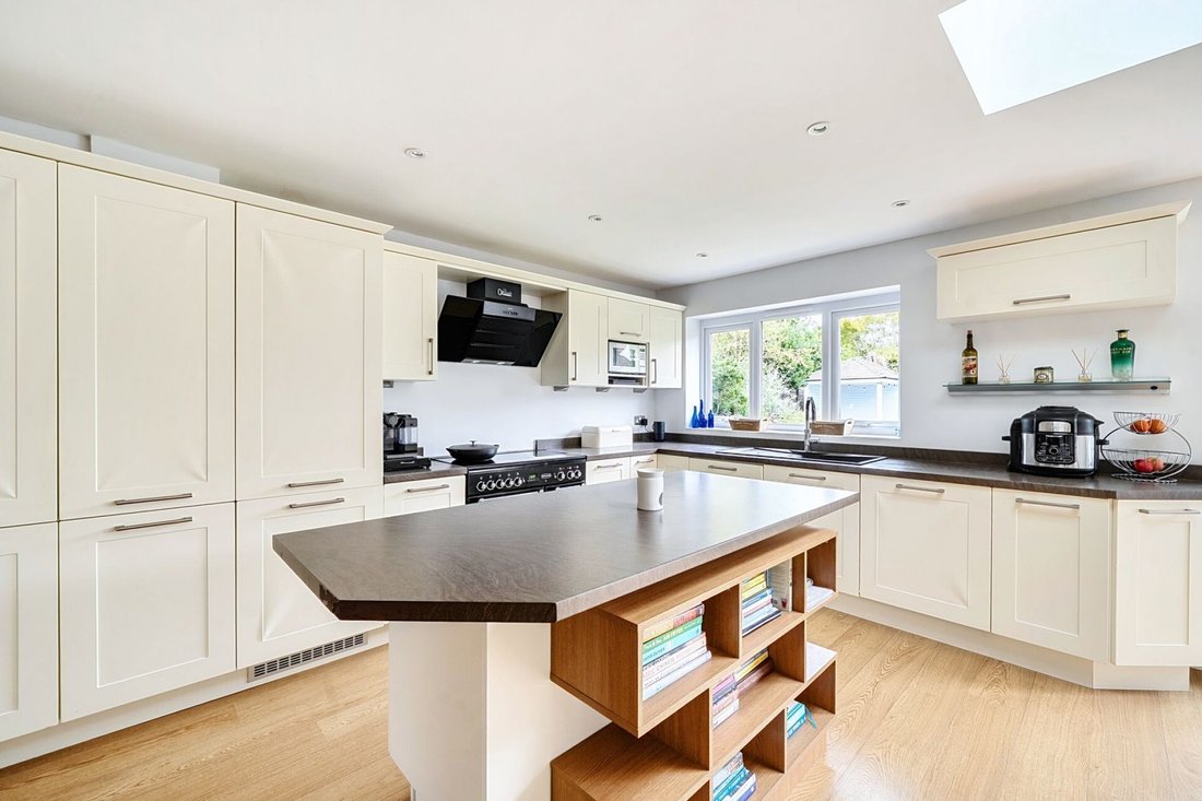 House in Lymington, England 2 - 18968851