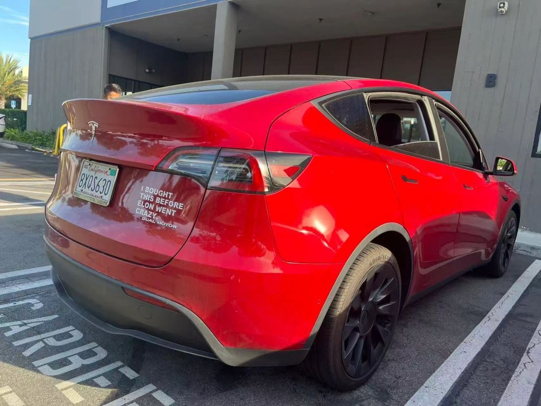 Suv in Costa Mesa, CA, United States 2 - 18979686