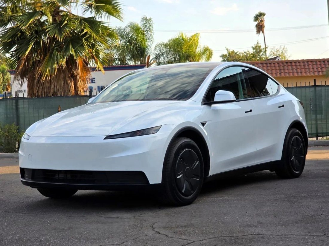 Suv in San Bernardino, CA, United States 1 - 18975185