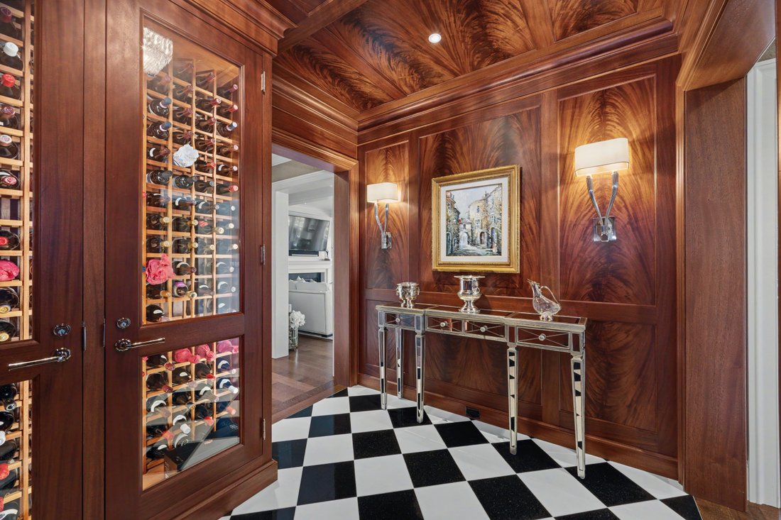 Condo in Wellesley, Massachusetts, United States 3 - 18974385
