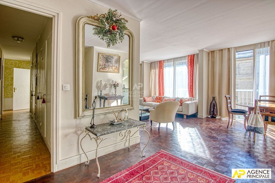 Apartment in Bois de Boulogne, Paris 16e Arrondissement, Paris 2 - 18976702