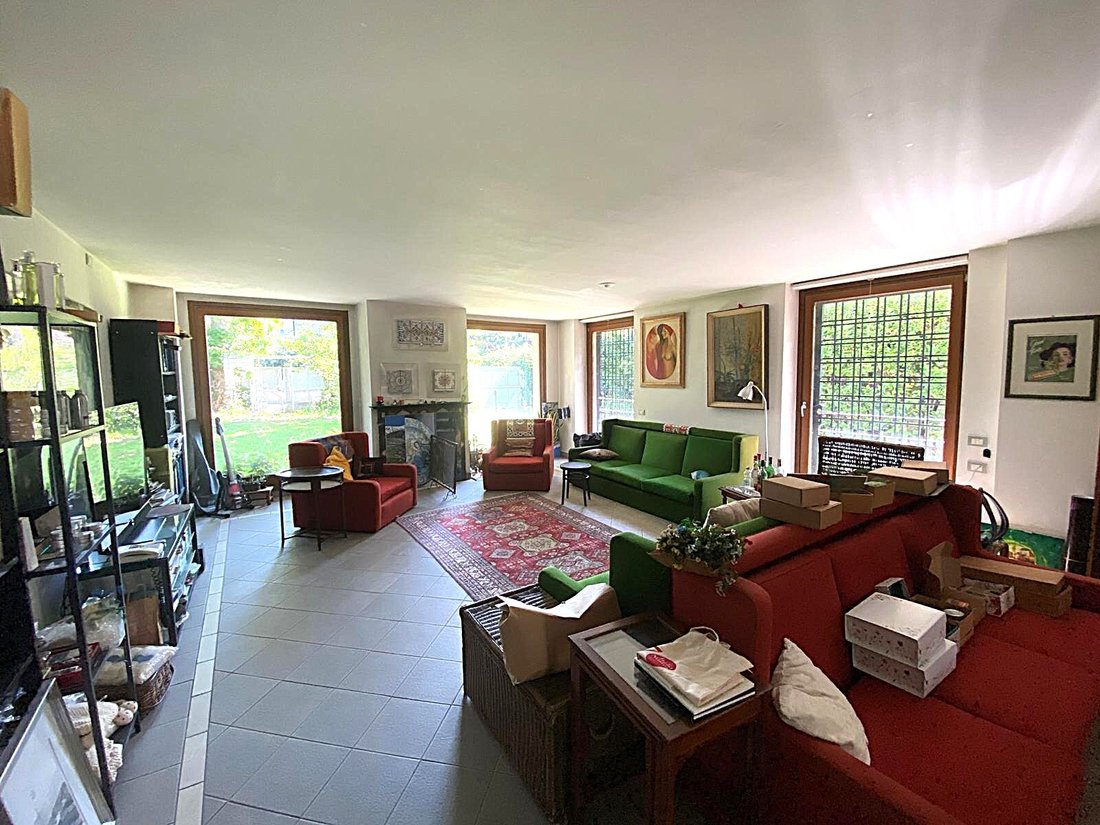 Villa in Rescaldina, Lombardy, Italy 4 - 18965027