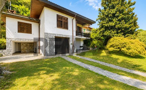 House in Ghiffa, Piedmont, Italy 1