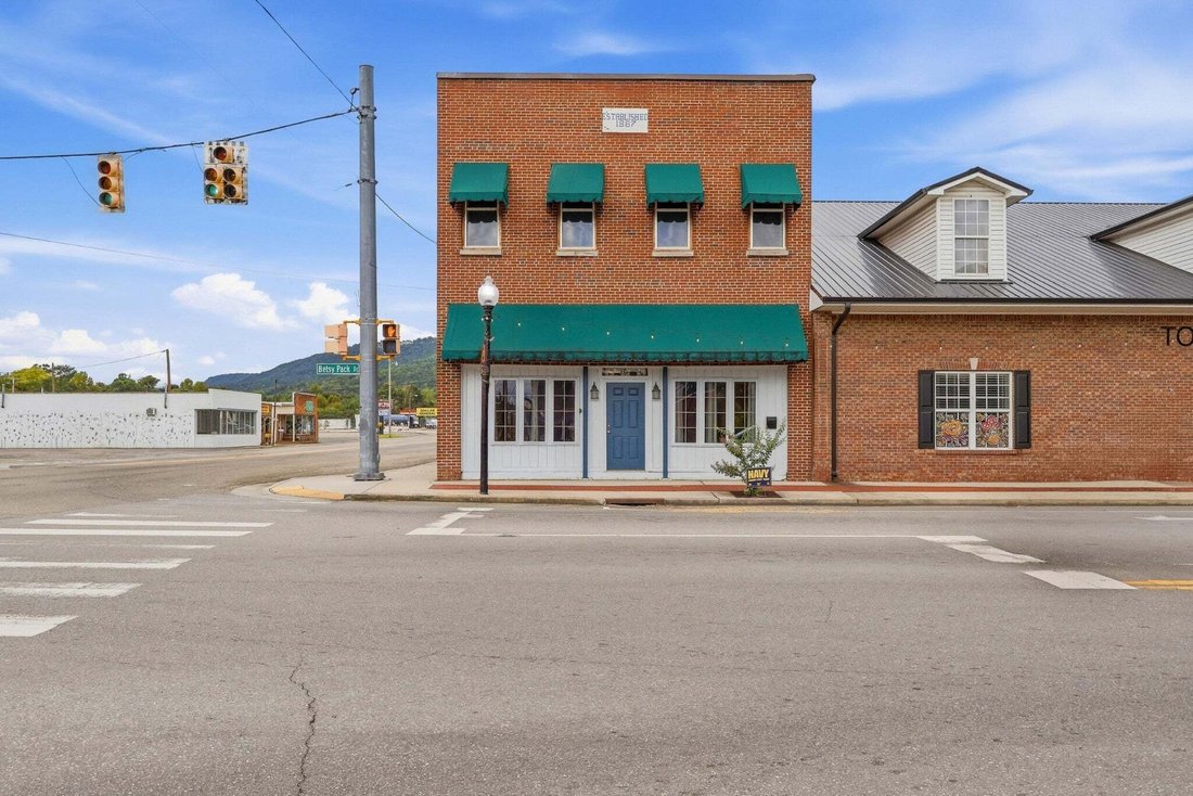 House in South Pittsburg, Tennessee, United States 1 - 18977351
