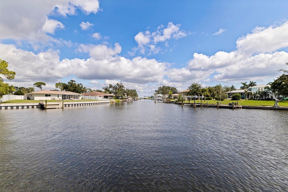House in St. Petersburg, Florida, United States 1 - 18968994