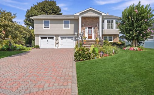 House in West Islip, New York, United States 1
