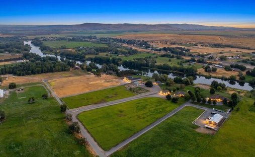 House in West Richland, Washington, United States 1