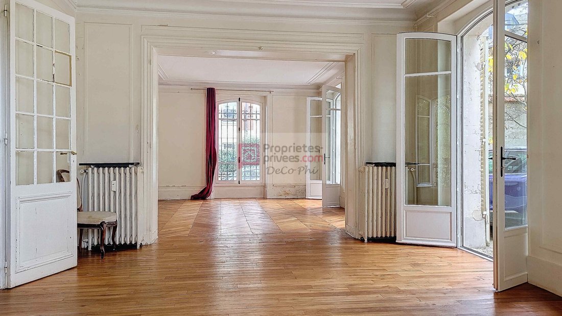 Apartment in Domaine National du Château, Versailles, France 2 - 18981783