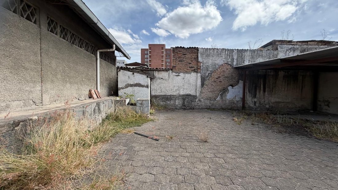 Land in Quito, Pichincha, Ecuador 4 - 18982051