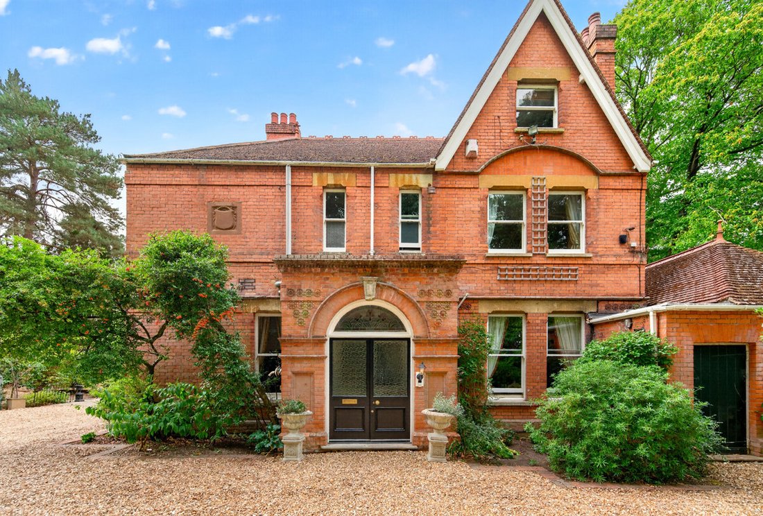 House in Crawley Hill, Surrey Heath, England 2 - 18974262