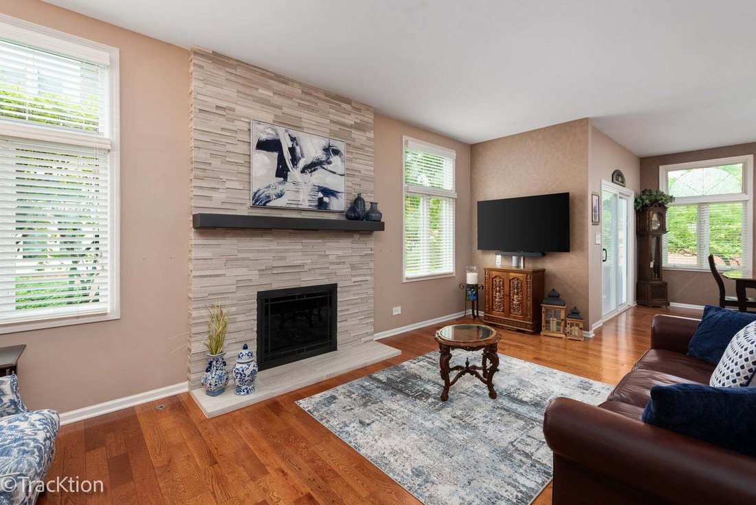 Townhouse in Woodridge, Illinois, United States 3 - 18970237