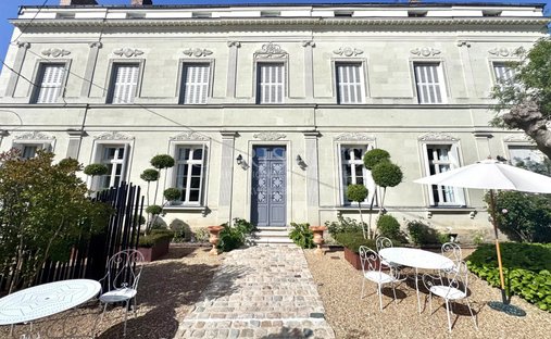Estate in Centre Ville - Fenet - Petit Puy, Saumur, France 1