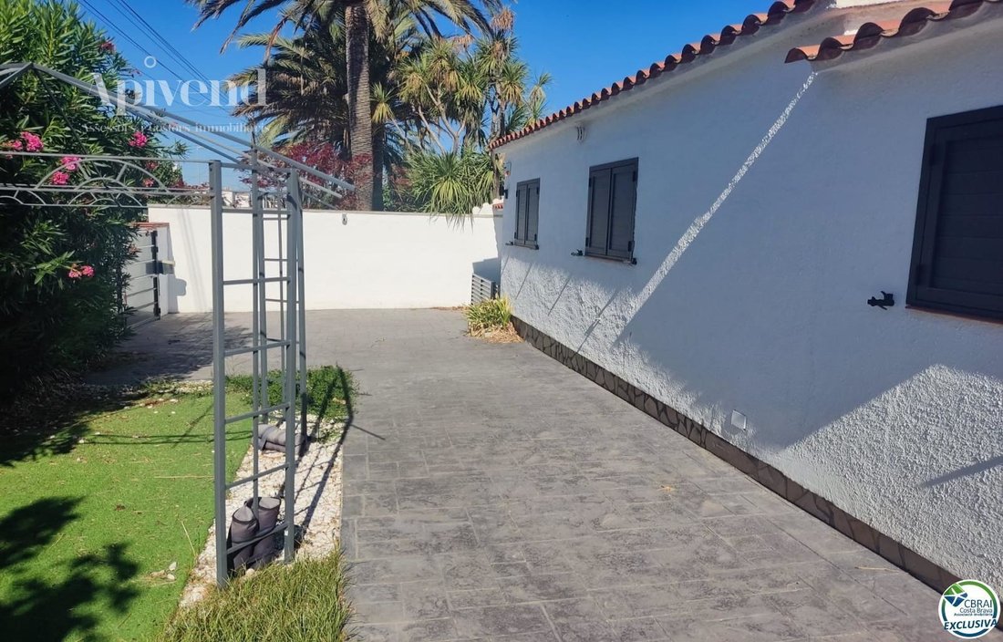 House in Empuriabrava, Catalonia, Spain 2 - 18974095