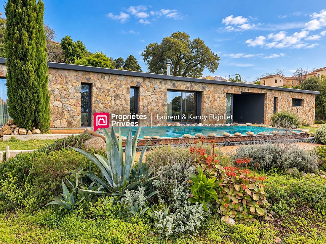 Villa in Sari-Solenzara, Corsica, France 1 - 18974933