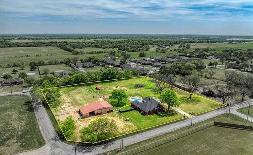 House in Tioga, Texas, United States 1