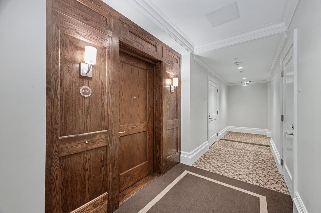 Condo in Wellesley, Massachusetts, United States 2 - 18974385