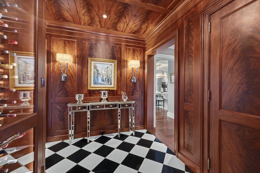 Condo in Wellesley, Massachusetts, United States 4 - 18974385