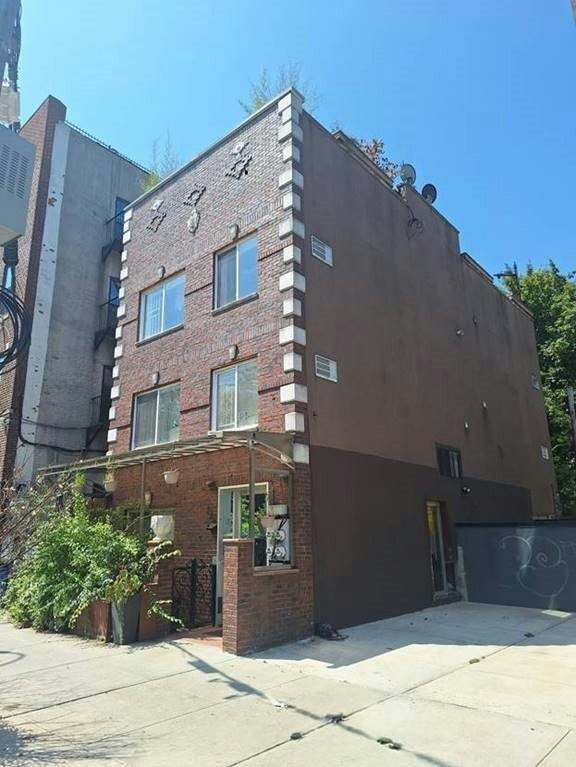 House in New York, New York, United States 2 - 18952927