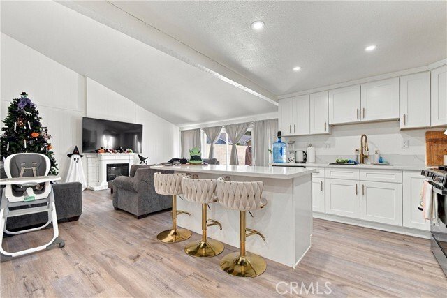 Costa Mesa, California, United States 4 - 18967511