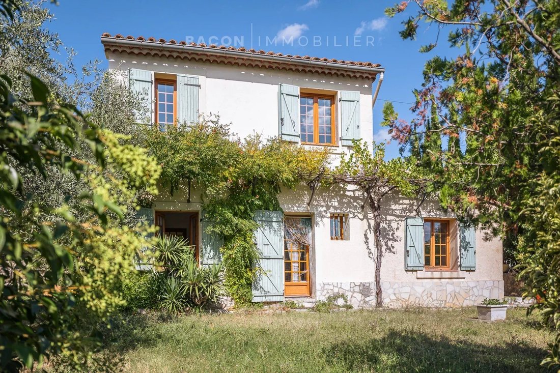 House in Saint-Martin-de-Castillon, Provence-Alpes-Côte d'Azur, France 3 - 18976486