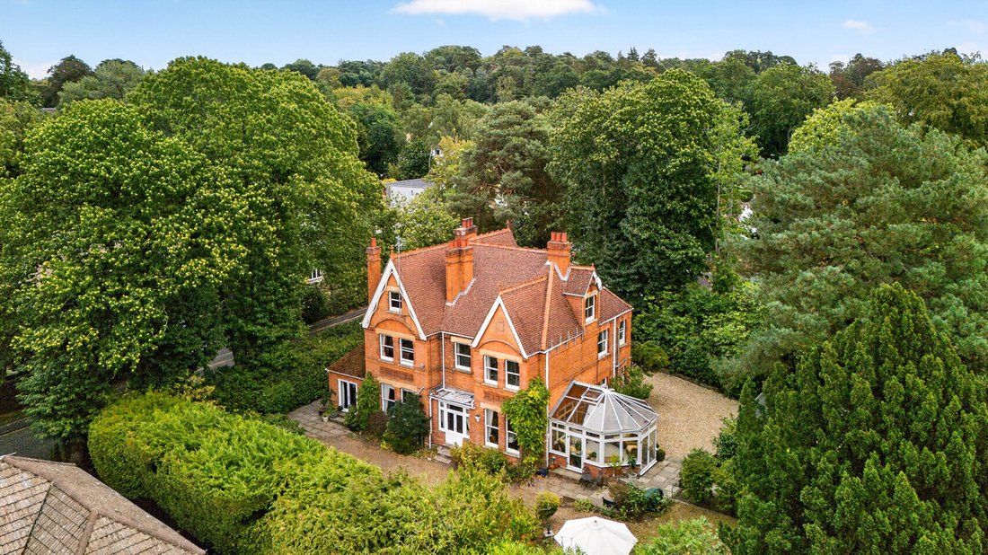 House in Crawley Hill, Surrey Heath, England 1 - 18974262