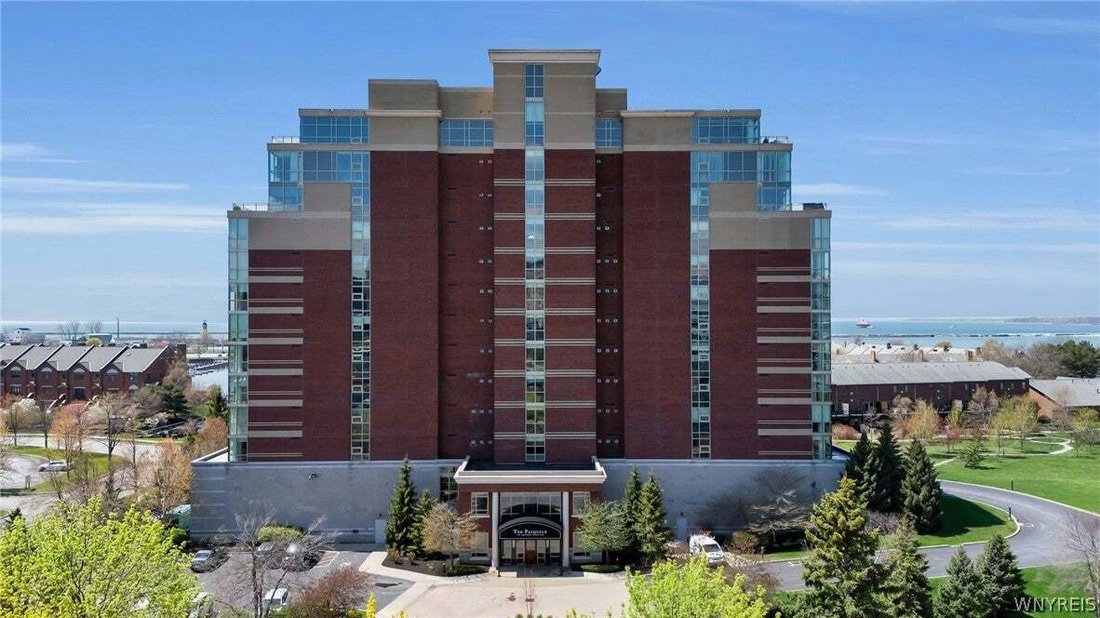 Condo in Buffalo, New York, United States 2 - 18068787
