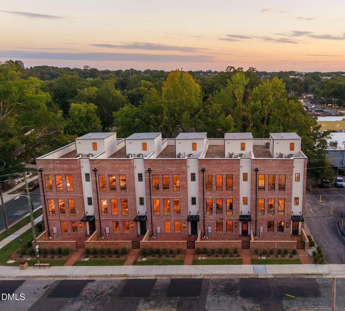 Townhouse in Durham, North Carolina, United States 2 - 18976323