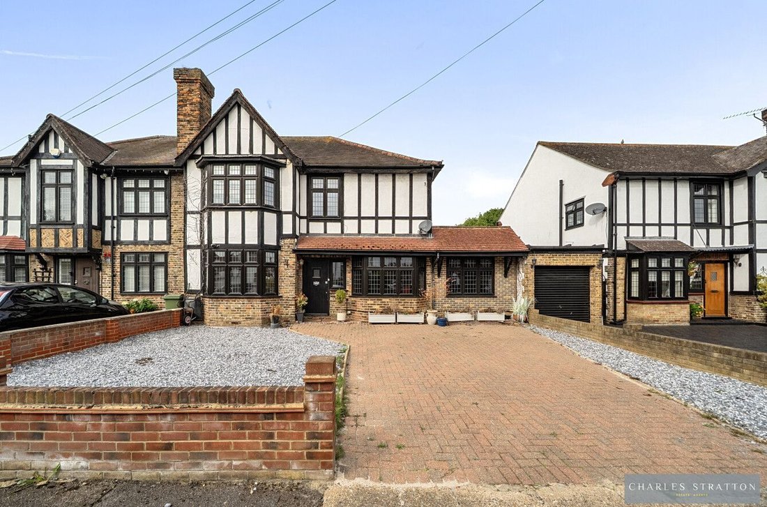 House in Gidea Park, Romford, England 2 - 18973596