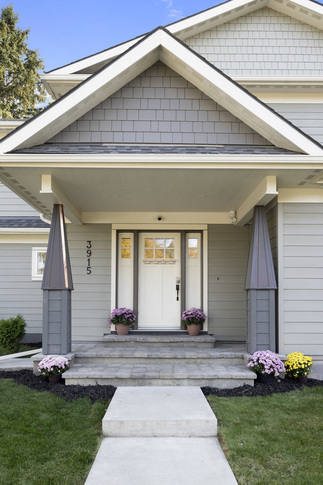 House in Calgary, Alberta, Canada 3 - 18970720