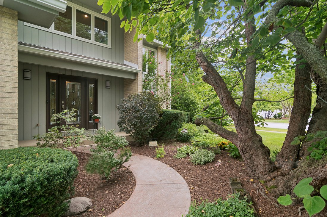 House in Buffalo Grove, Illinois, United States 2 - 18979610