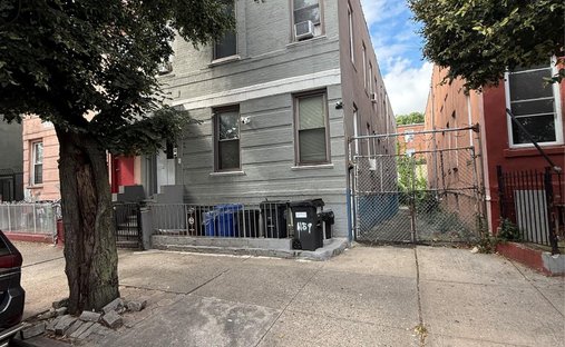 House in New York, New York, United States 1