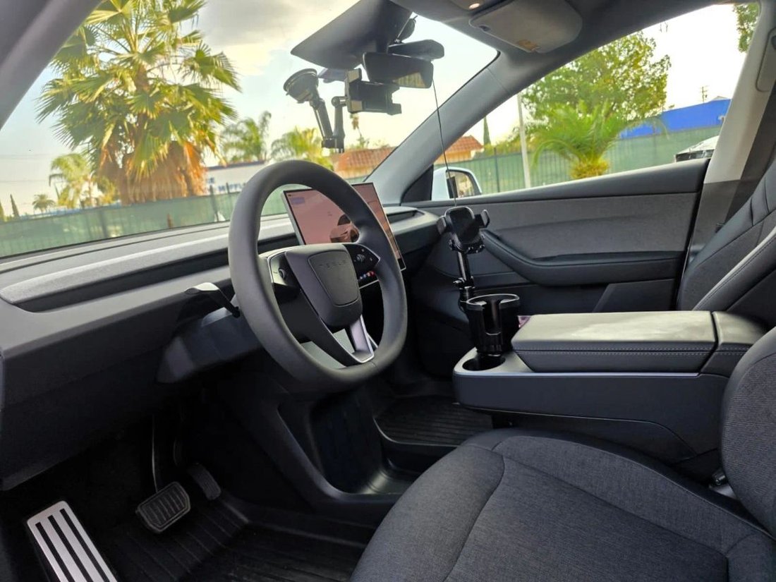 Suv in San Bernardino, CA, United States 5 - 18975185