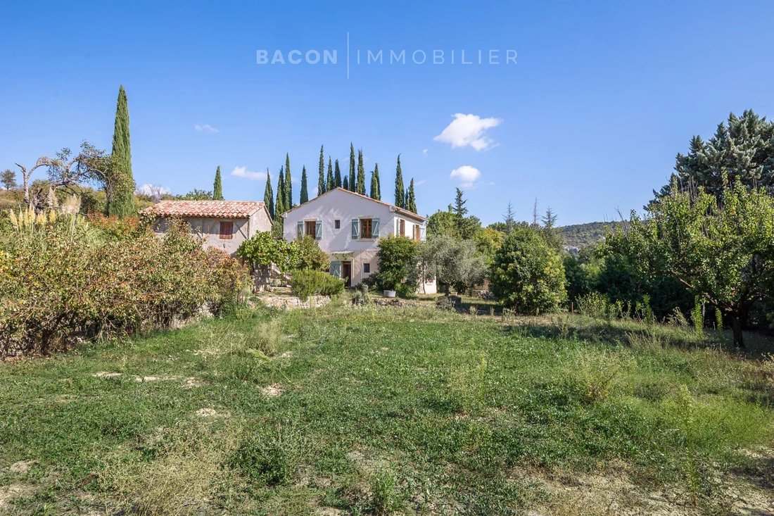 House in Saint-Martin-de-Castillon, Provence-Alpes-Côte d'Azur, France 2 - 18976486