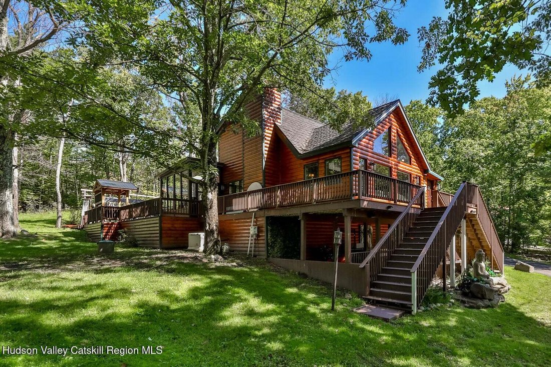 Hunter, New York, United States 4 - 18976015