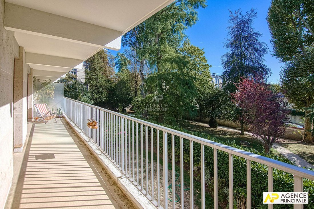 Apartment in Domaine National du Château, Versailles, France 1 - 18976785