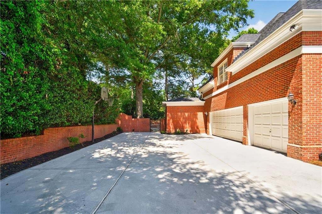 House in Johns Creek, Georgia, United States 4 - 18970412