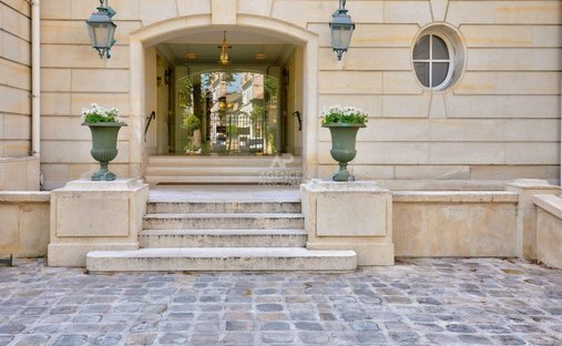 Apartment in Domaine National du Château, Versailles, France 1