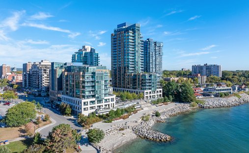 Condo in Burlington, Ontario, Canada 1