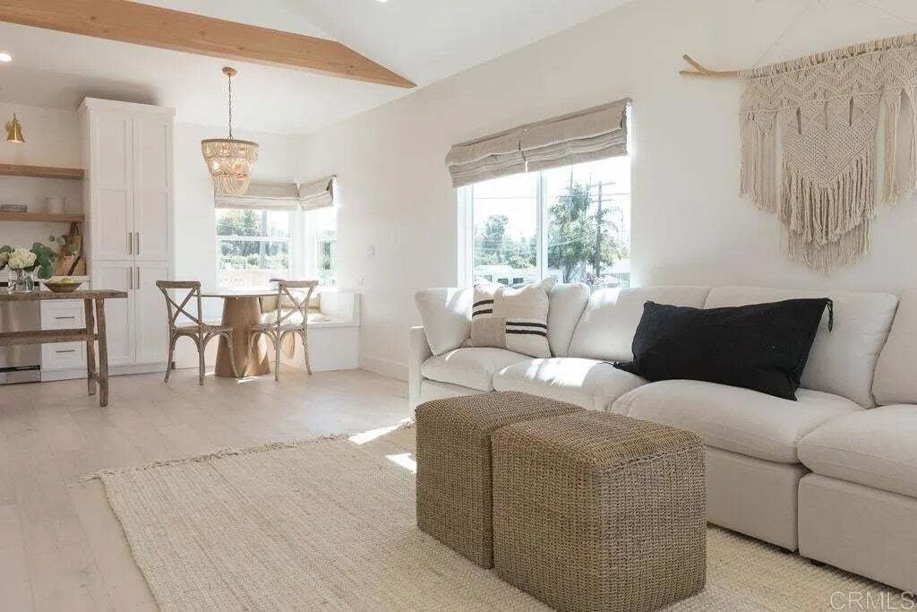Carlsbad, California, United States 4 - 18965066